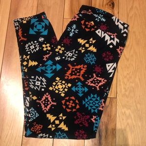 LuLaRoe Tall & Curvy leggings